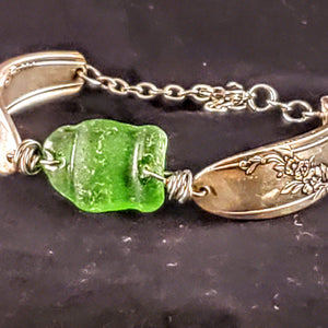 Double Spoon Bracelet - Green glass