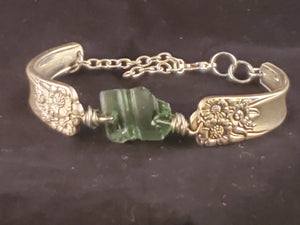 Double Spoon Bracelet - Green glass