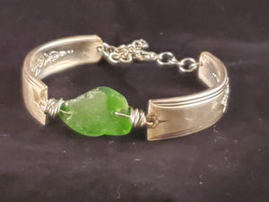 Double Spoon Bracelet - Green glass